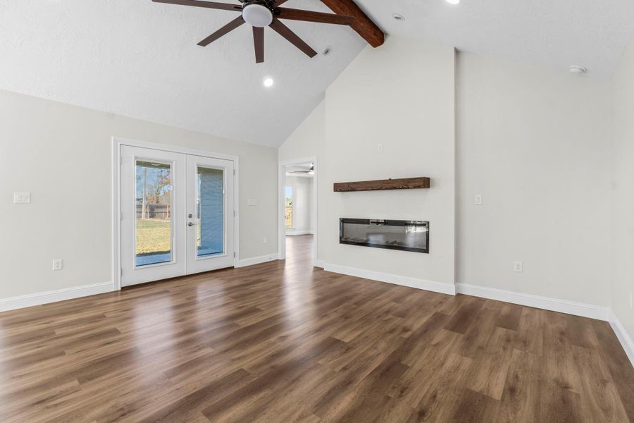 Spacious, unfurnished interior of a new home in , Onalaska (Image 40).