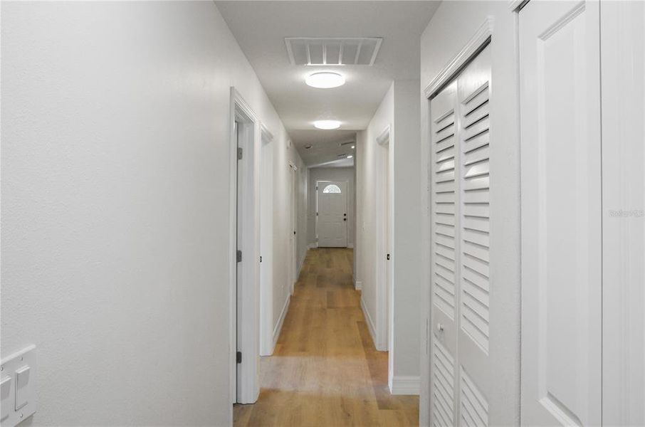 Spacious, unfurnished interior of a new home in , Tampa (Image 9).