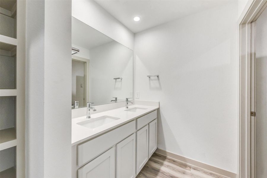 Furnished interior view inside a new home in , Missouri City (Image 4).