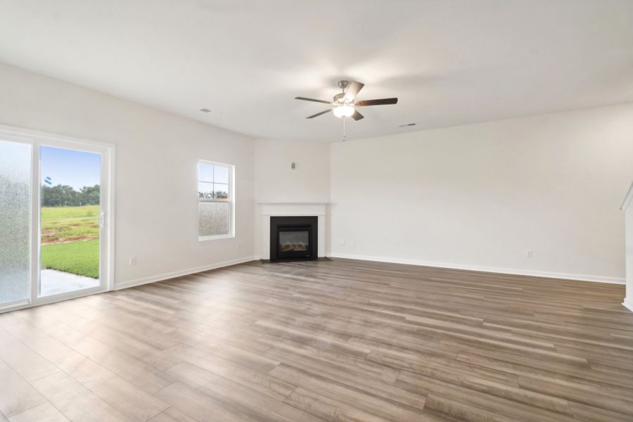Spacious, unfurnished interior of a new home in Portrait Hills, Aiken (Image 7).
