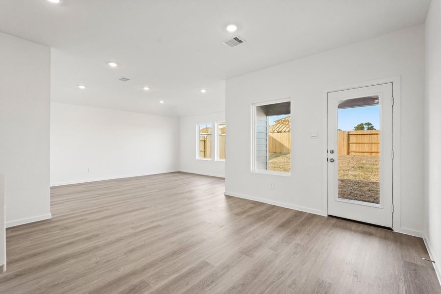 Spacious, unfurnished interior of a new home in Maple Woods, Hockley (Image 15). Spacious, unfurnished interior of a new home in Maple Woods, Hockley (Image 15).