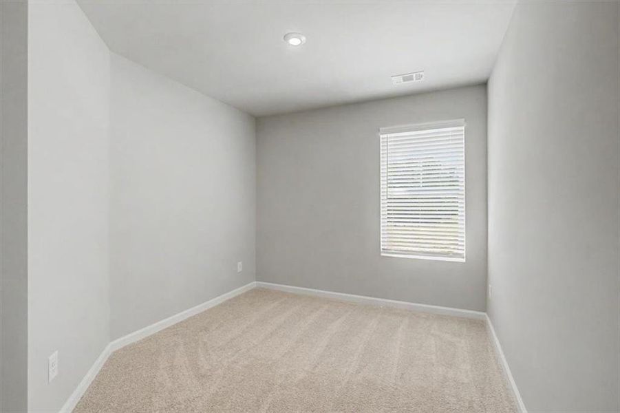 Spacious, unfurnished interior of a new home in Sawmill Creek, Mableton (Image 38).