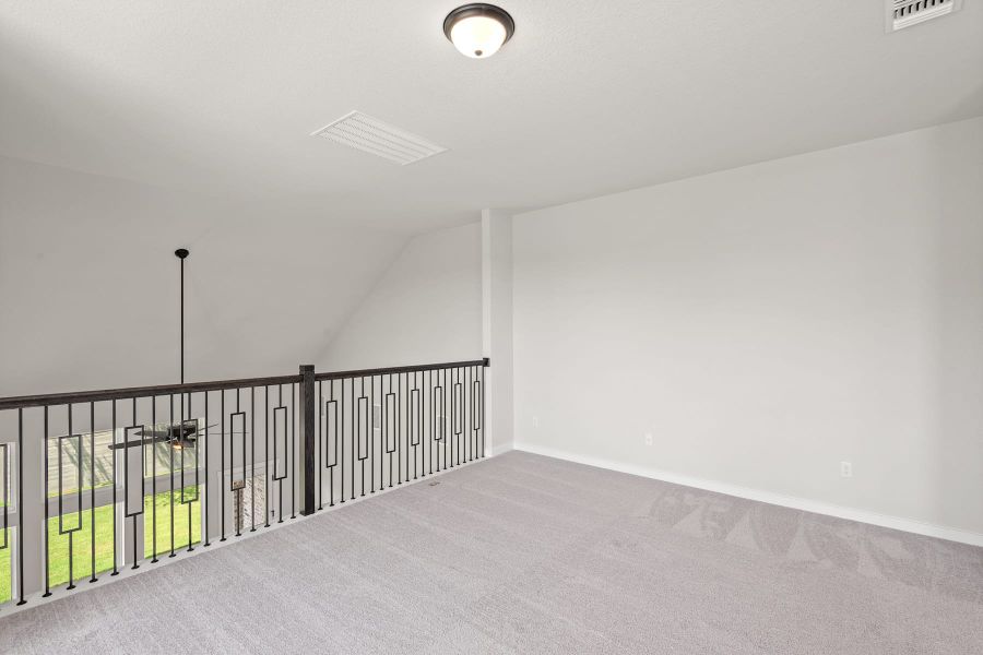 Spacious, unfurnished interior of a new home in Wolf Ranch, Georgetown (Image 41).