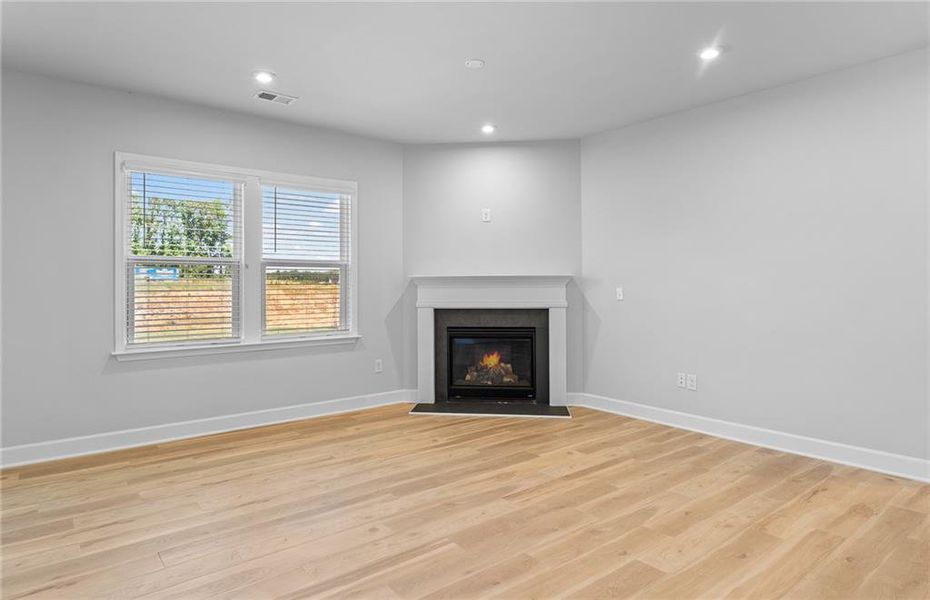 Spacious, unfurnished interior of a new home in Anderson Point, McDonough (Image 23).