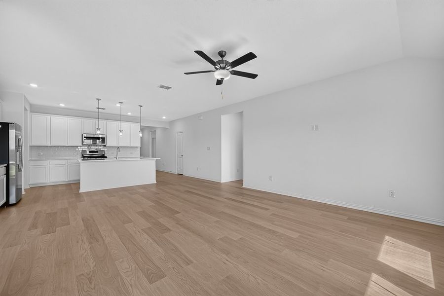 Spacious, unfurnished interior of a new home in Parks at Foster Crossing, Anna (Image 17).