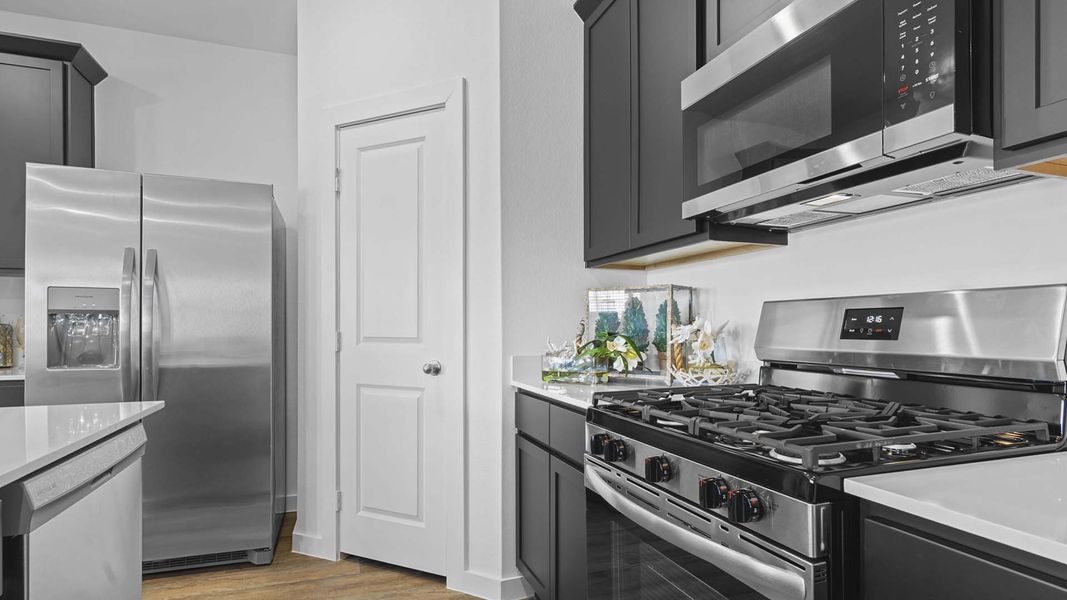 Furnished interior view inside a new home in Evergreen, Rosenberg (Image 8).
