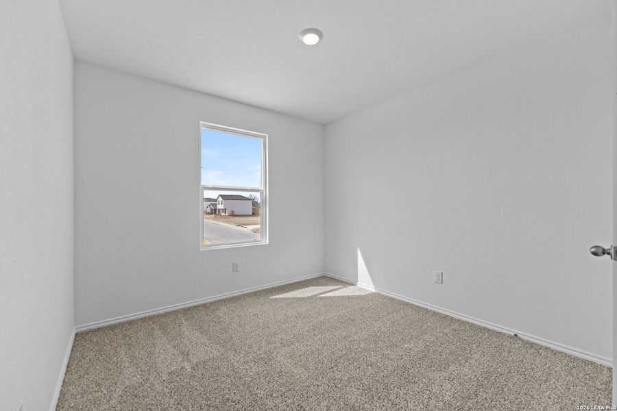 Spacious, unfurnished interior of a new home in Sonora, San Antonio (Image 10).