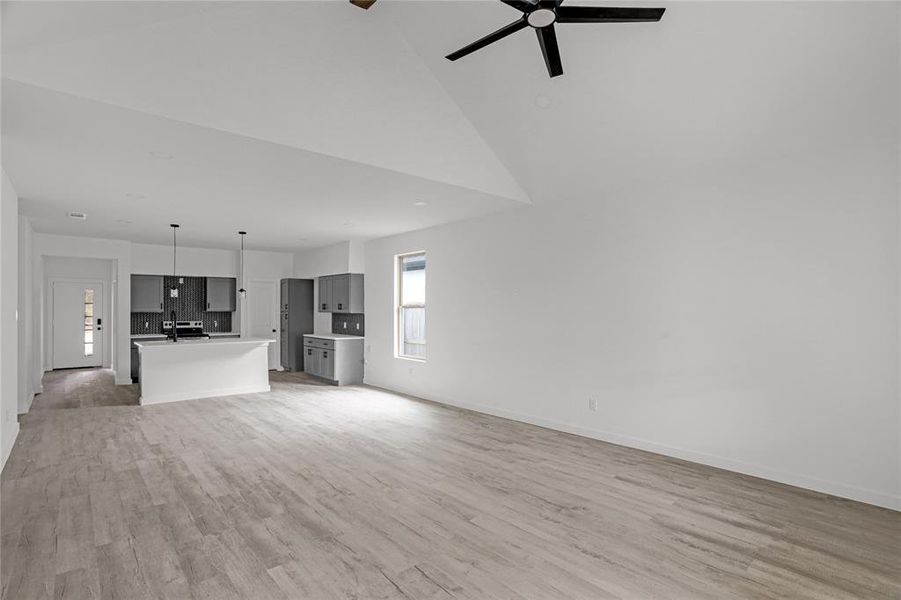 Spacious, unfurnished interior of a new home in , Terrell (Image 23).