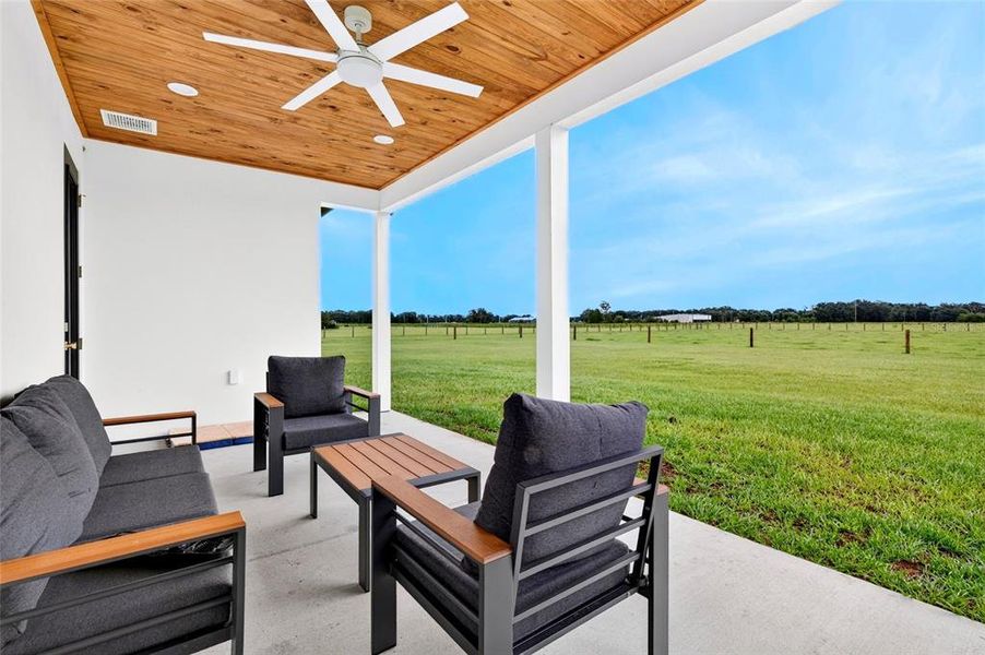 Exterior details and patio area of a home in , Bushnell (Image 3).