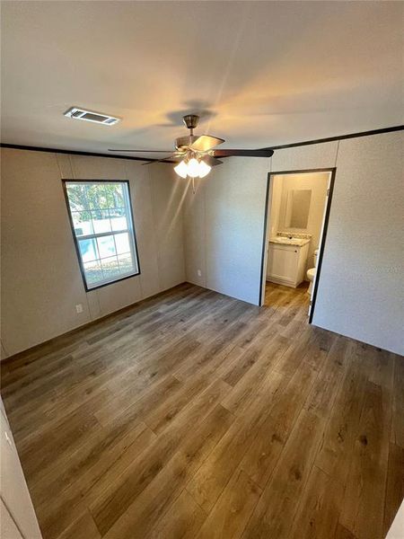 Spacious, unfurnished interior of a new home in , New Port Richey (Image 28).