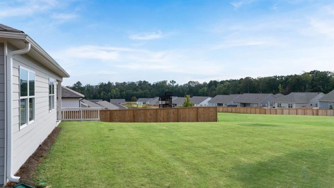 Exterior details and patio area of a home in Lost Creek, Dallas (Image 22).