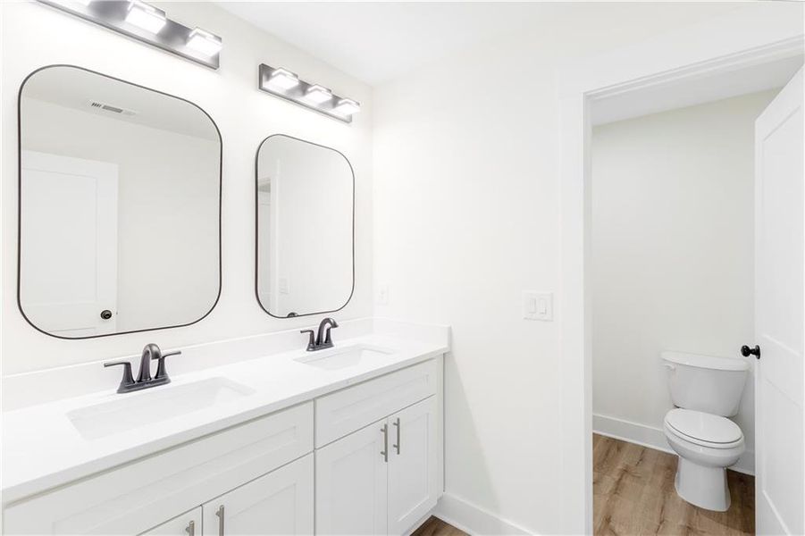 Furnished interior view inside a new home in , Dallas (Image 13).