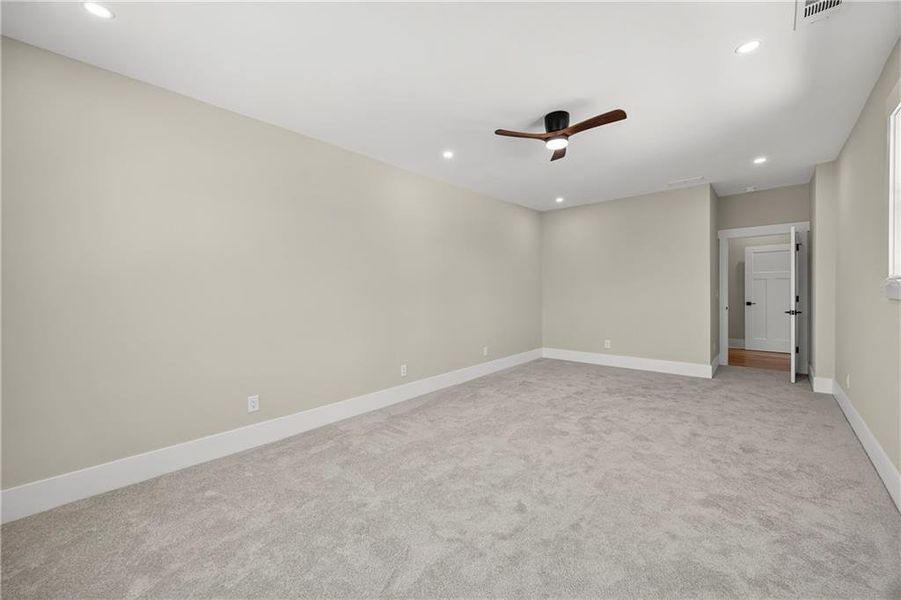 Spacious, unfurnished interior of a new home in , Marietta (Image 57).
