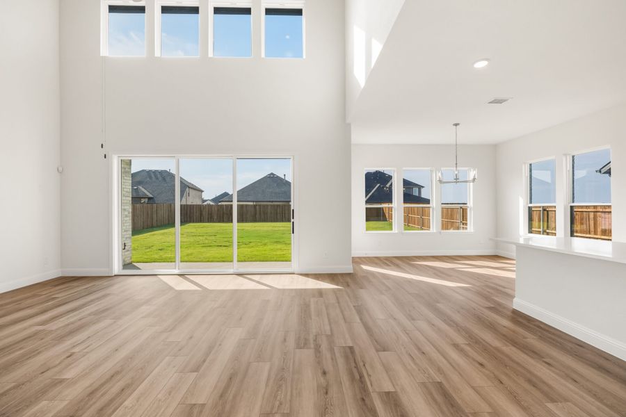 Spacious, unfurnished interior of a new home in Lake Breeze, Lavon (Image 32).