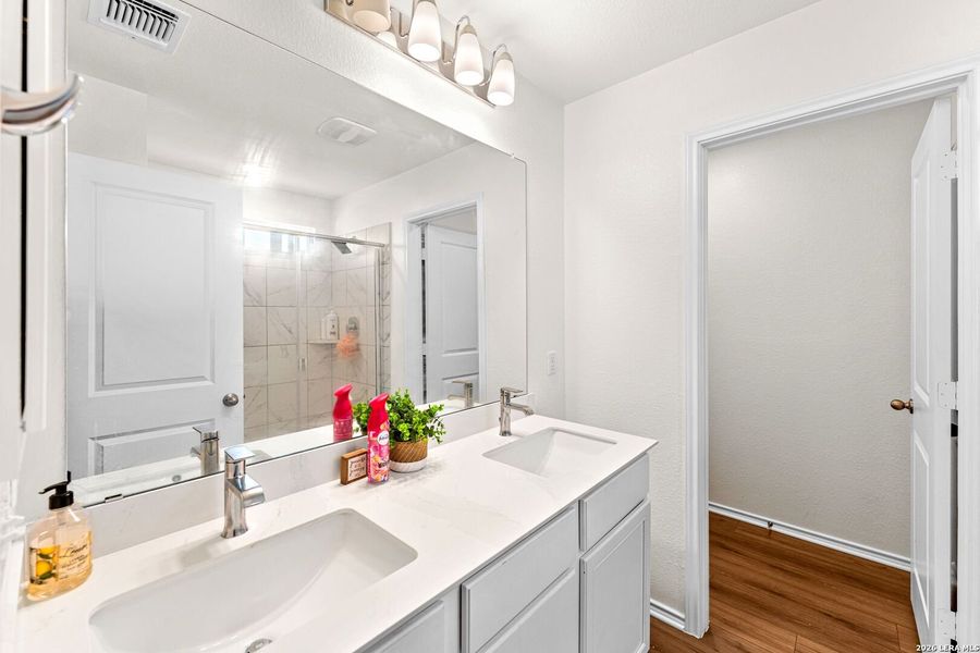 Furnished interior view inside a new home in Berry Springs, Georgetown (Image 29).