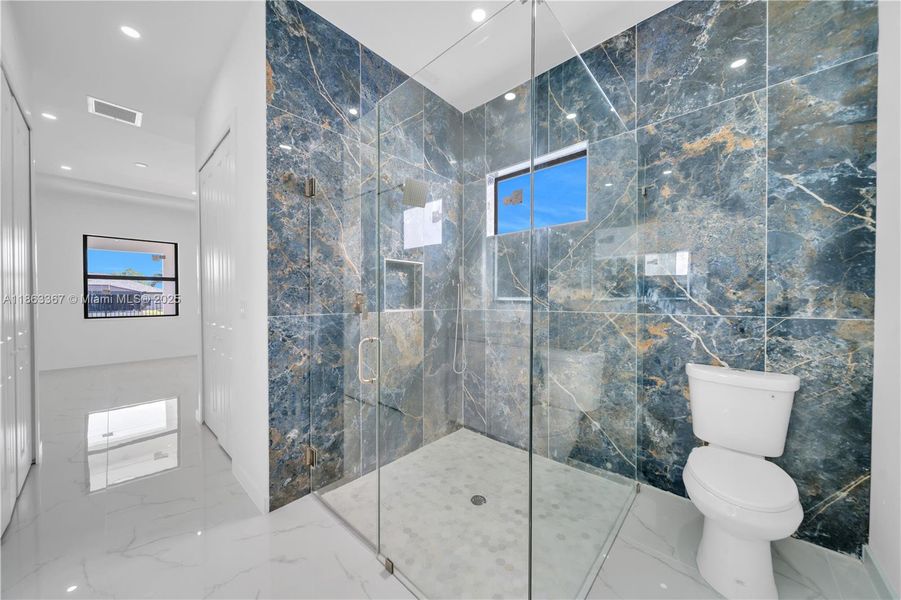 Image 11 of a home in .