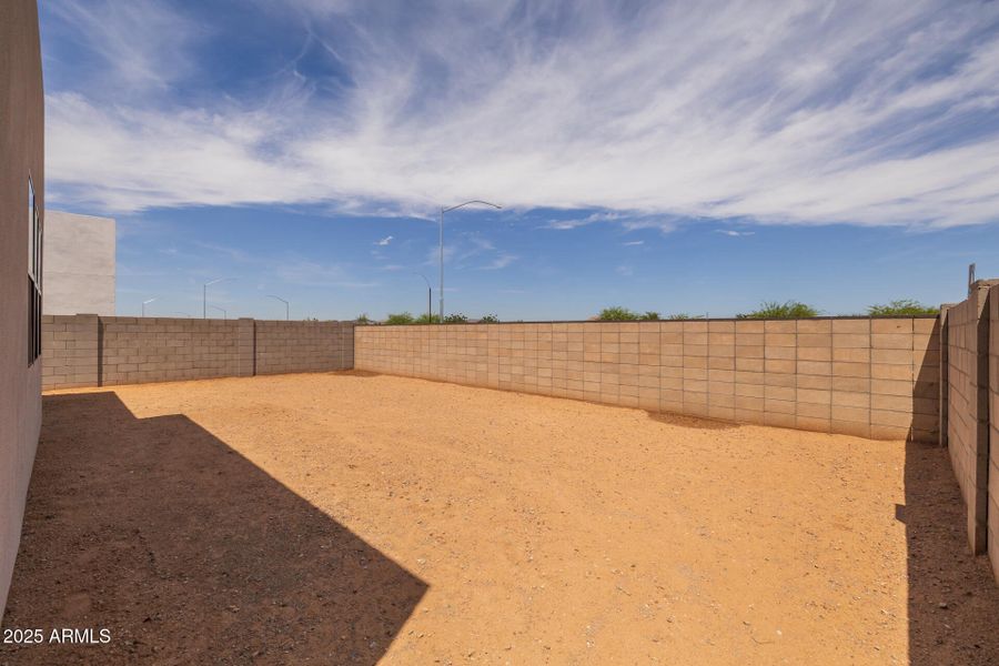 38)BACKYARD 38)BACKYARD