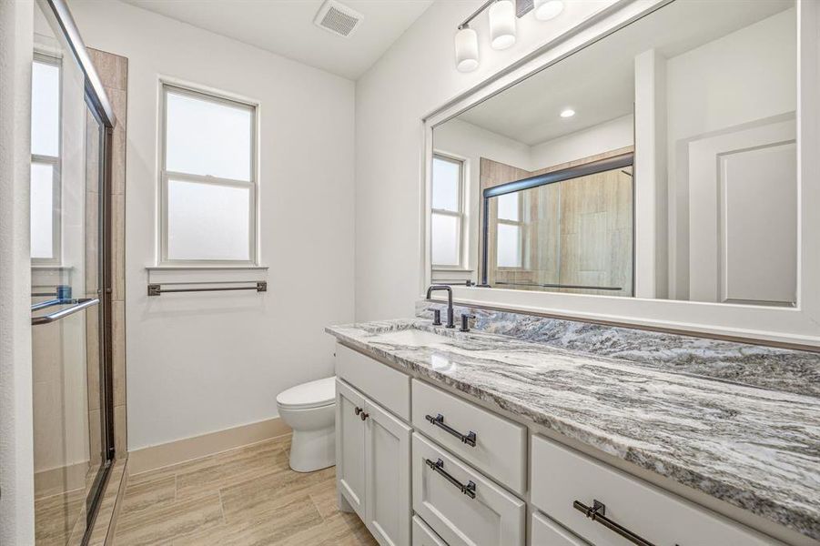 Furnished interior view inside a new home in , Glen Rose (Image 10).