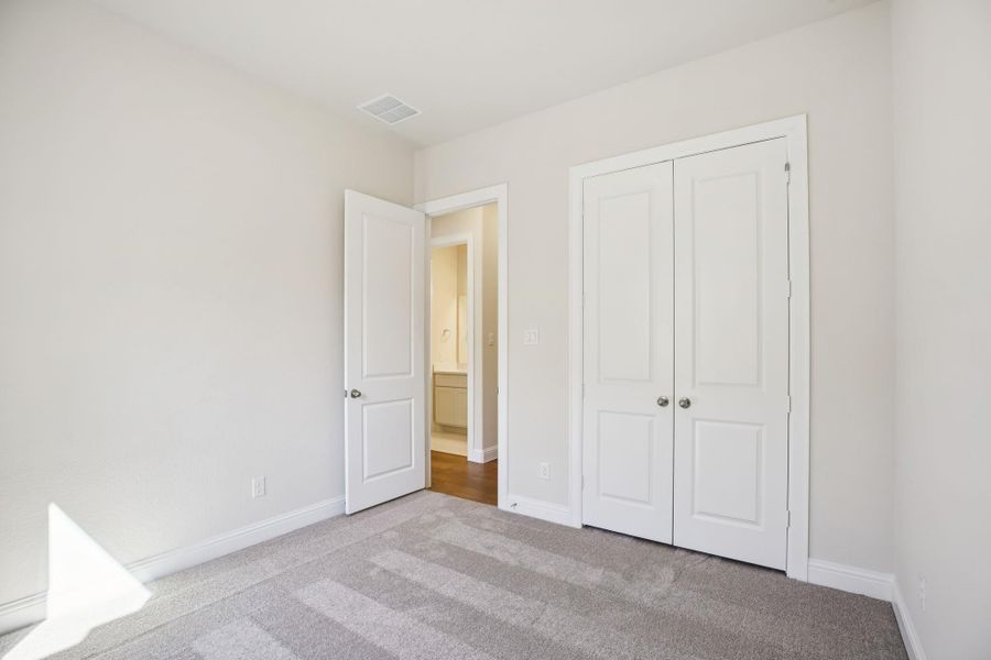 Spacious, unfurnished interior of a new home in Woodhavyn 50', Magnolia (Image 32).