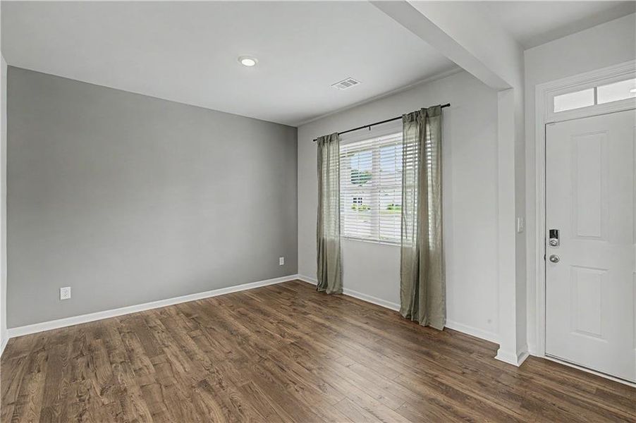 Spacious, unfurnished interior of a new home in Oakwood, Dallas (Image 24).