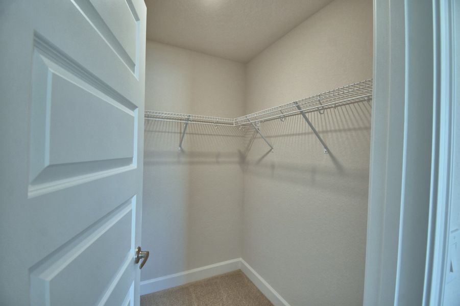 Spacious, unfurnished interior of a new home in Villamar, Winter Haven (Image 22).