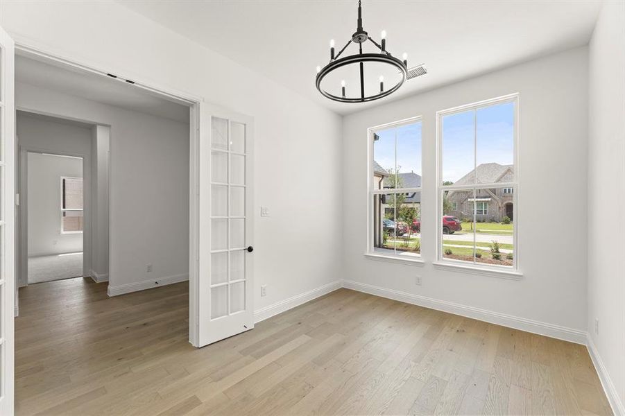 Spacious, unfurnished interior of a new home in Painted Tree Woodlands, McKinney (Image 21).