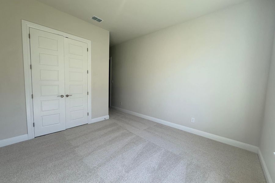 Spacious, unfurnished interior of a new home in Polo Ridge, Mesquite (Image 20).