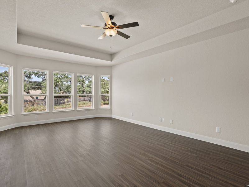 Spacious, unfurnished interior of a new home in Potranco Oaks, Castroville (Image 41).