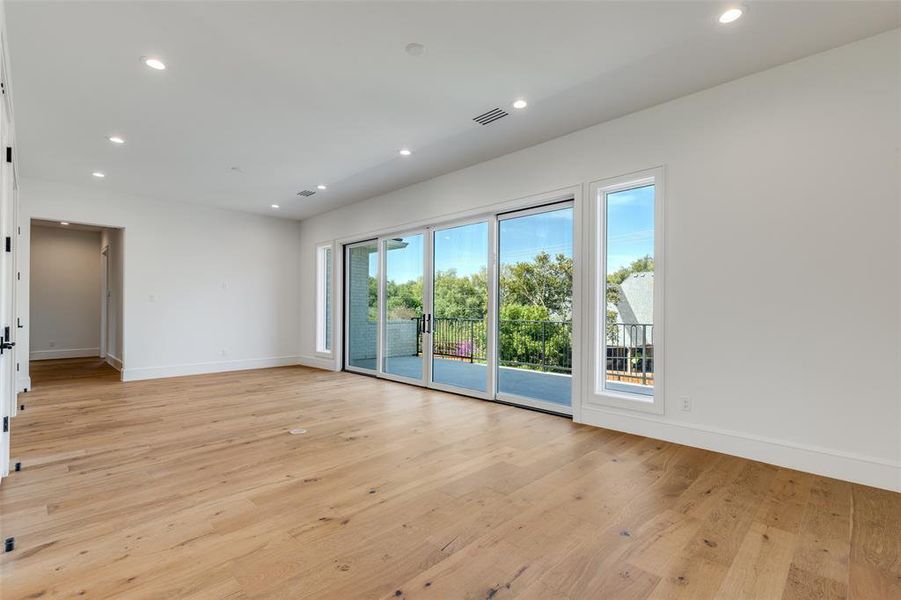 Spacious, unfurnished interior of a new home in , Dallas (Image 21).