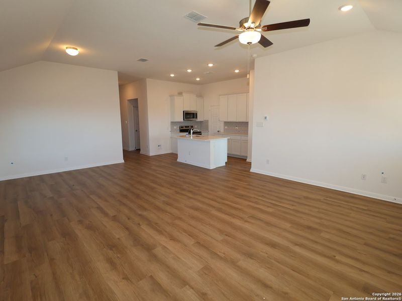 Spacious, unfurnished interior of a new home in Meadows at Clear Springs, New Braunfels (Image 12).
