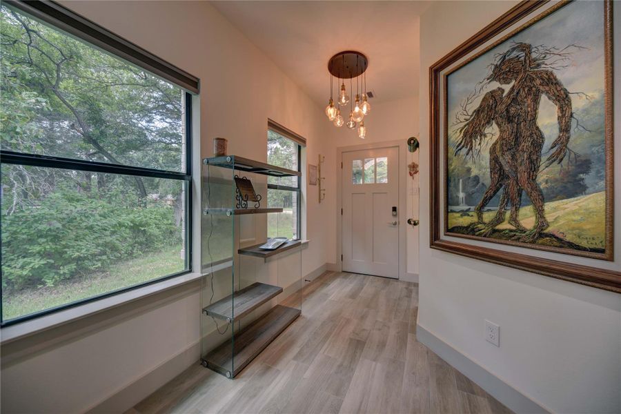 Entry/Foyer Entry/Foyer