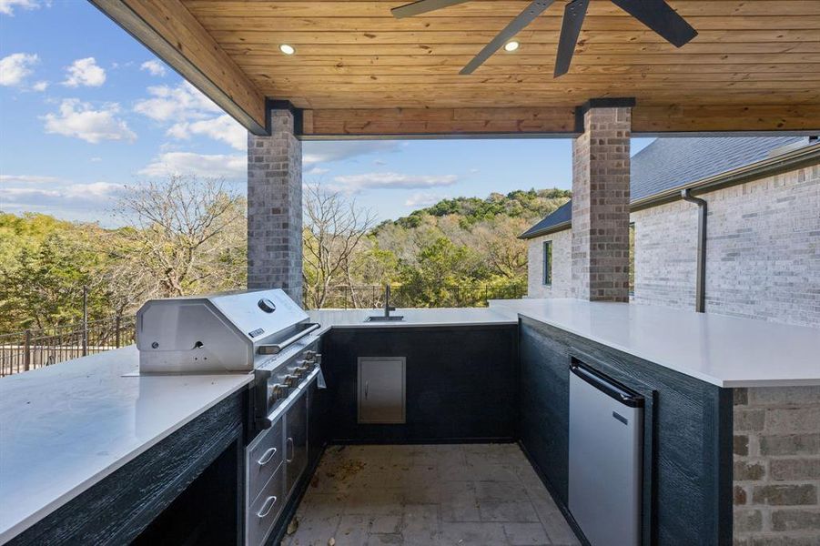 Outdoor Kitchen