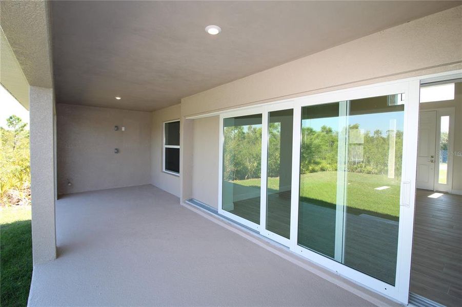 Exterior details and patio area of a home in , Port Charlotte (Image 16).