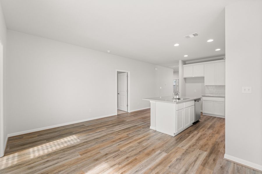 Hampton New Home in Taylor, TX.  - Slide 11