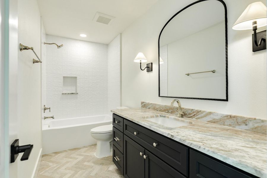 Furnished interior view inside a new home in , Galveston (Image 10).