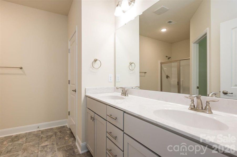 Photos are representative and may reflect a staged home.