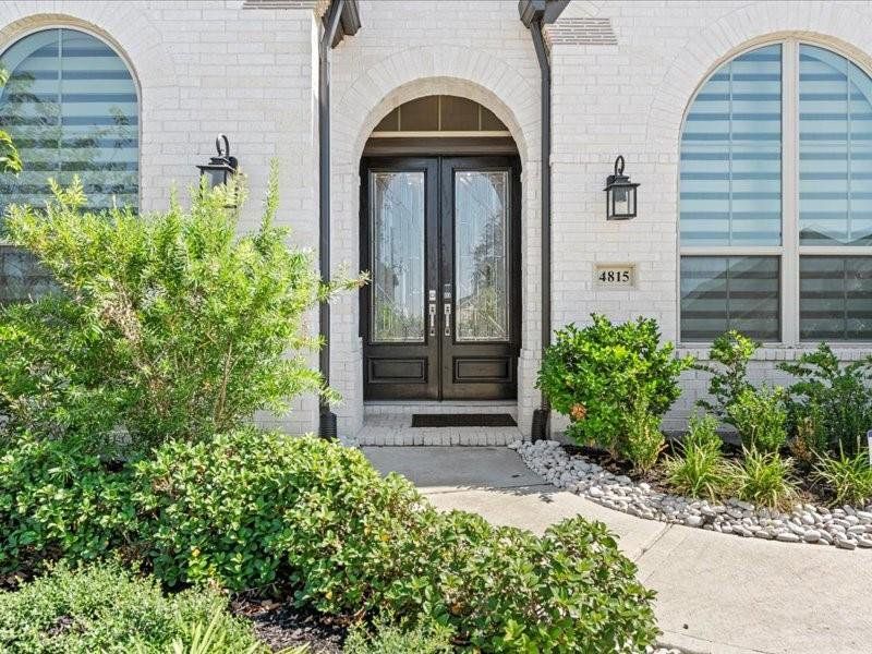 Elegant double doors entrance. Elegant double doors entrance.