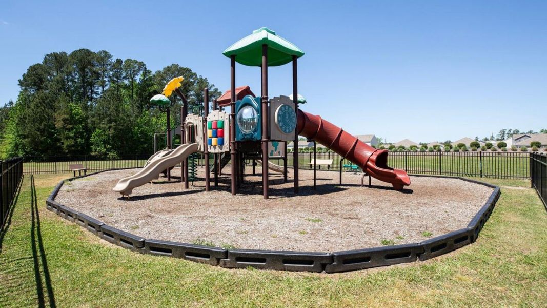 Community amenities in Townes at Seabrooke, Leland (Image 38).