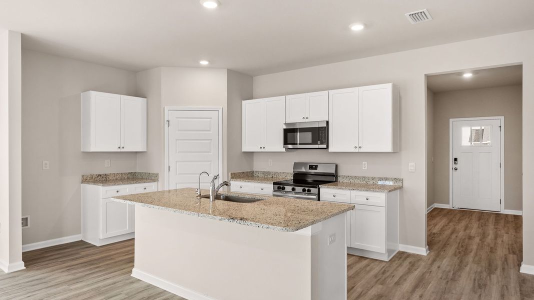 Furnished interior view inside a new home in Liberty, Panama City (Image 8).