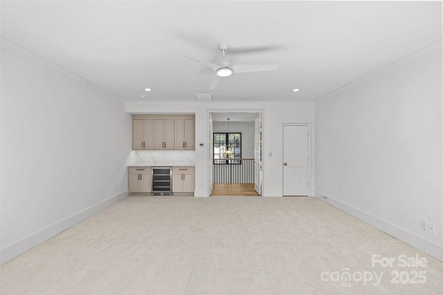 Spacious, unfurnished interior of a new home in Stratford Chase, Charlotte (Image 22).