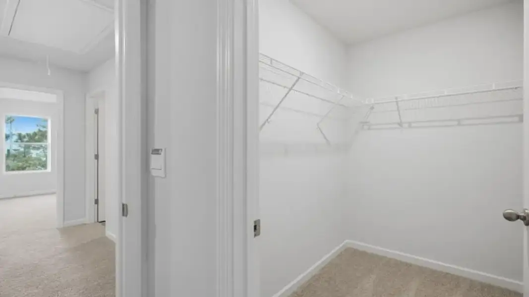 Spacious, unfurnished interior of a new home in Hughes Court, Dawsonville (Image 24).