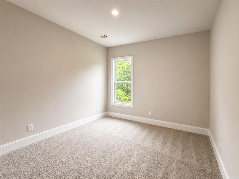 Spacious, unfurnished interior of a new home in , Jefferson (Image 44).