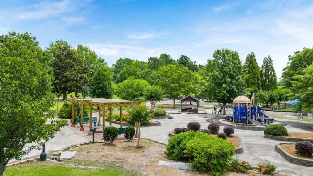 Image 67 of a home in Northwoods at Mirror Lake. Image 67 of a home in Northwoods at Mirror Lake.