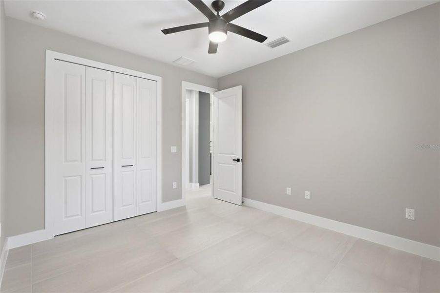 Spacious, unfurnished interior of a new home in , Cape Coral (Image 50).