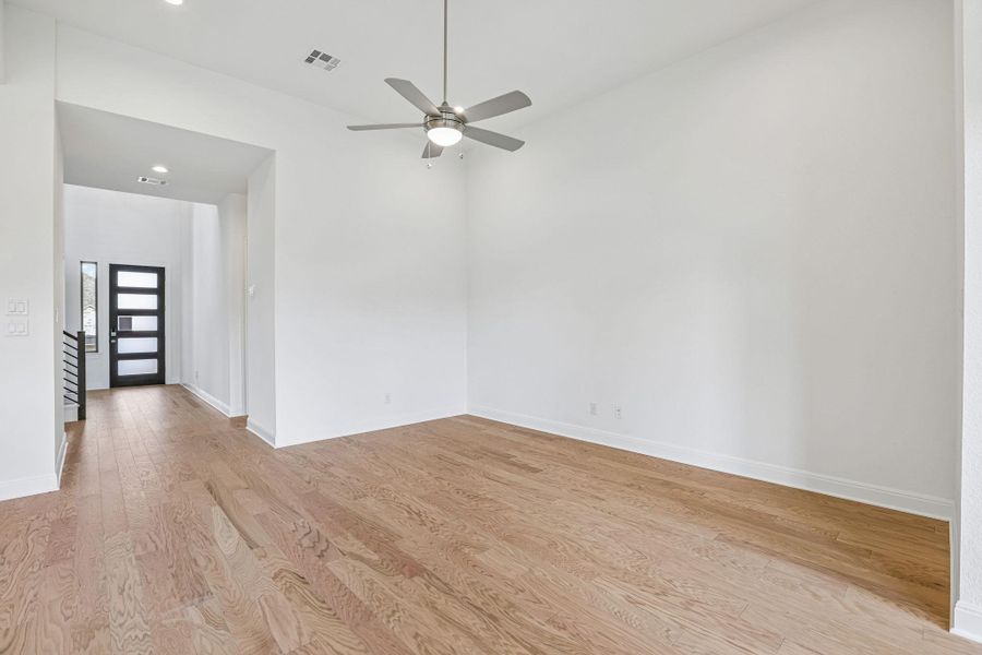 Spacious, unfurnished interior of a new home in 6 Creeks, Kyle (Image 36). Spacious, unfurnished interior of a new home in 6 Creeks, Kyle (Image 36).