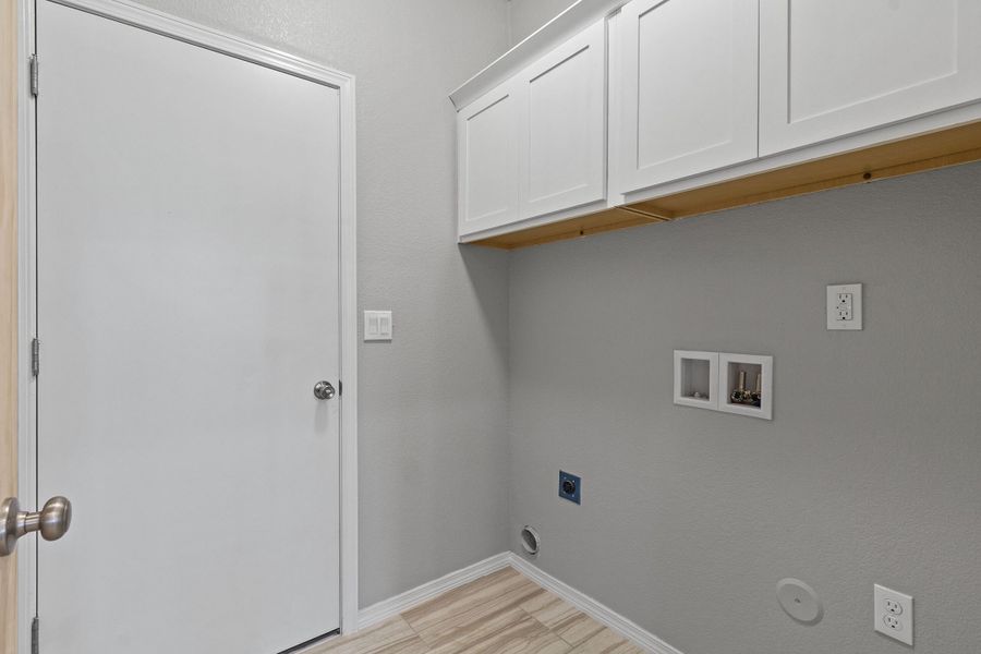 Representative unfurnished interior of a home built from the The Bellagio – 425SSC3CG by Saratoga Homes in Crossland, El Paso (Image 19).