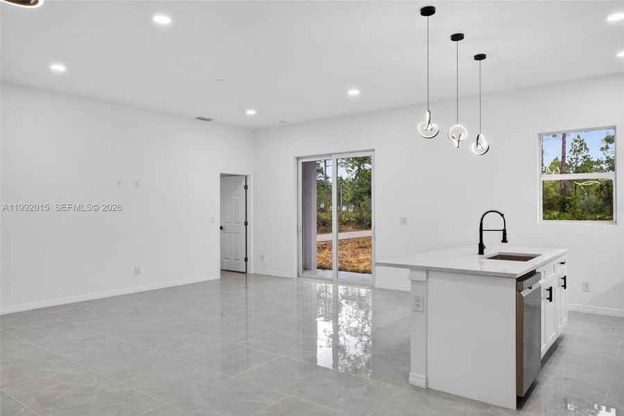Spacious, unfurnished interior of a new home in , Lehigh Acres (Image 17).