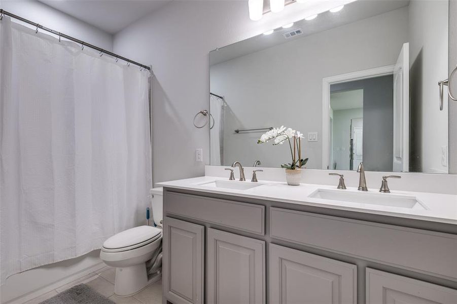 Furnished interior view inside a new home in , Royse City (Image 22).