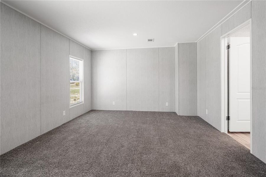 Spacious, unfurnished interior of a new home in , Bronson (Image 24).