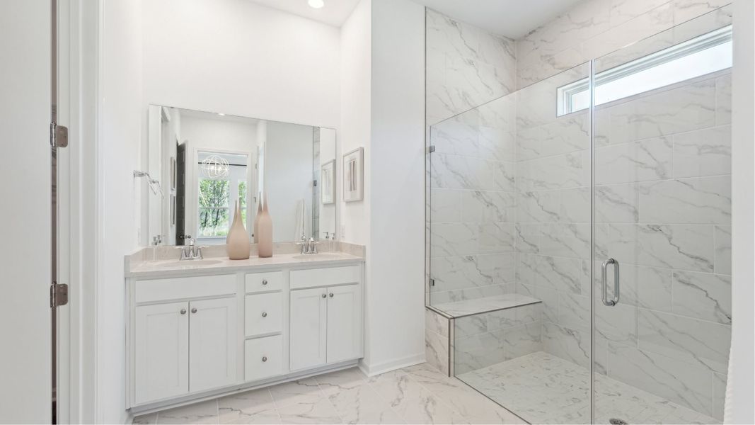 Camellia owner's suite bathroom